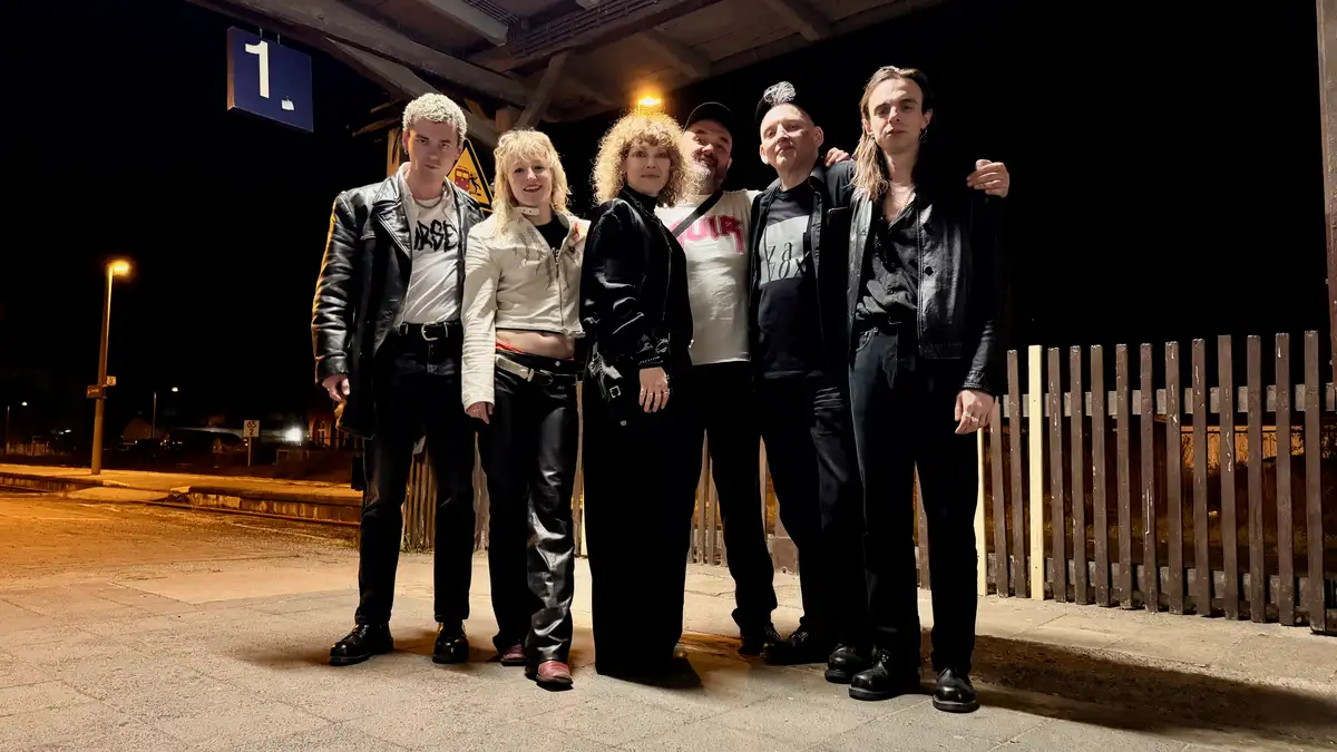 Danke an DIE ANSTALT, ZALVOX & die FRAU KORTE